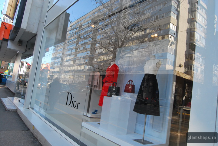Vitrina Dior - Magazin Victoria 46 / Dior Dispaly in Victroia 46 store windows
