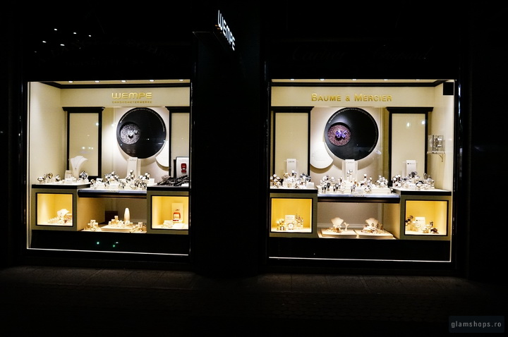 Wempe jewelry windows display in Mannheim
