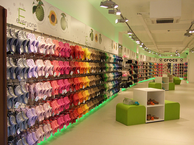Color Blocking in Crocs flagship store