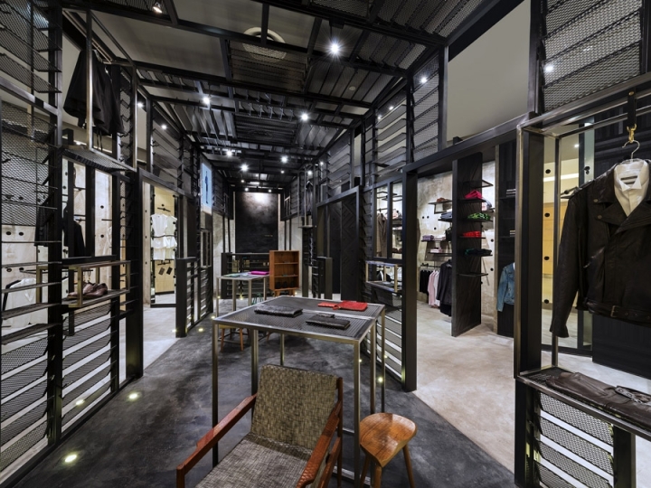 Crocodile Concept Boutique by UPSTAIRS
