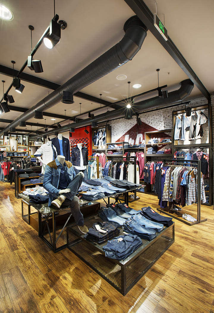 Lee Cooper store design by CBTE MIMARLIK, Istanbul