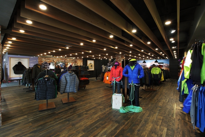 Patagonia store by DesignAD4M+SYSP, Seoul 