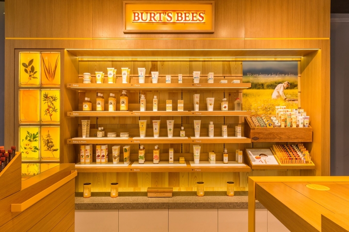 Burt's Bees store in Hong Kong by Landini Associates